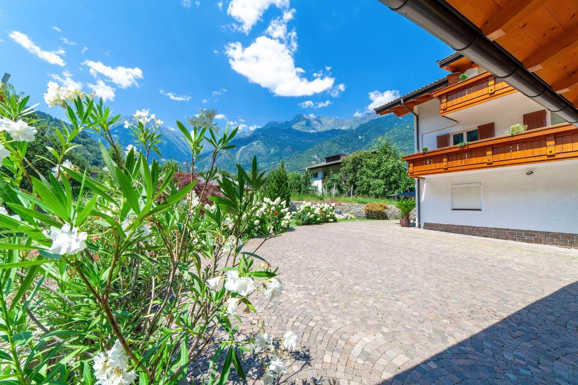 Appartementhaus Tratter Lagundo Bagian luar foto
