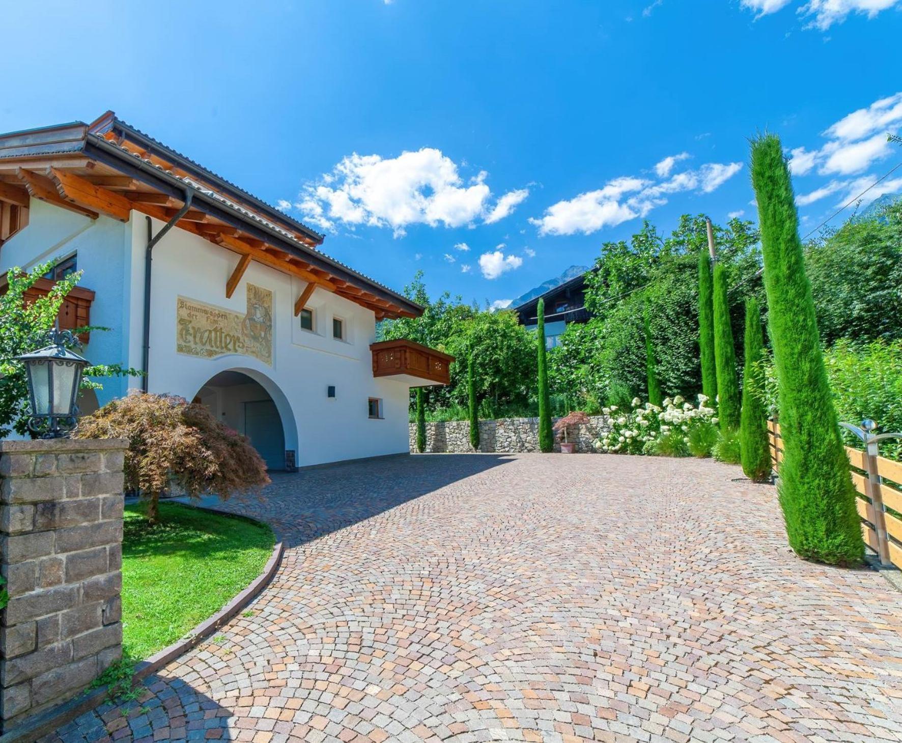 Appartementhaus Tratter Lagundo Bagian luar foto