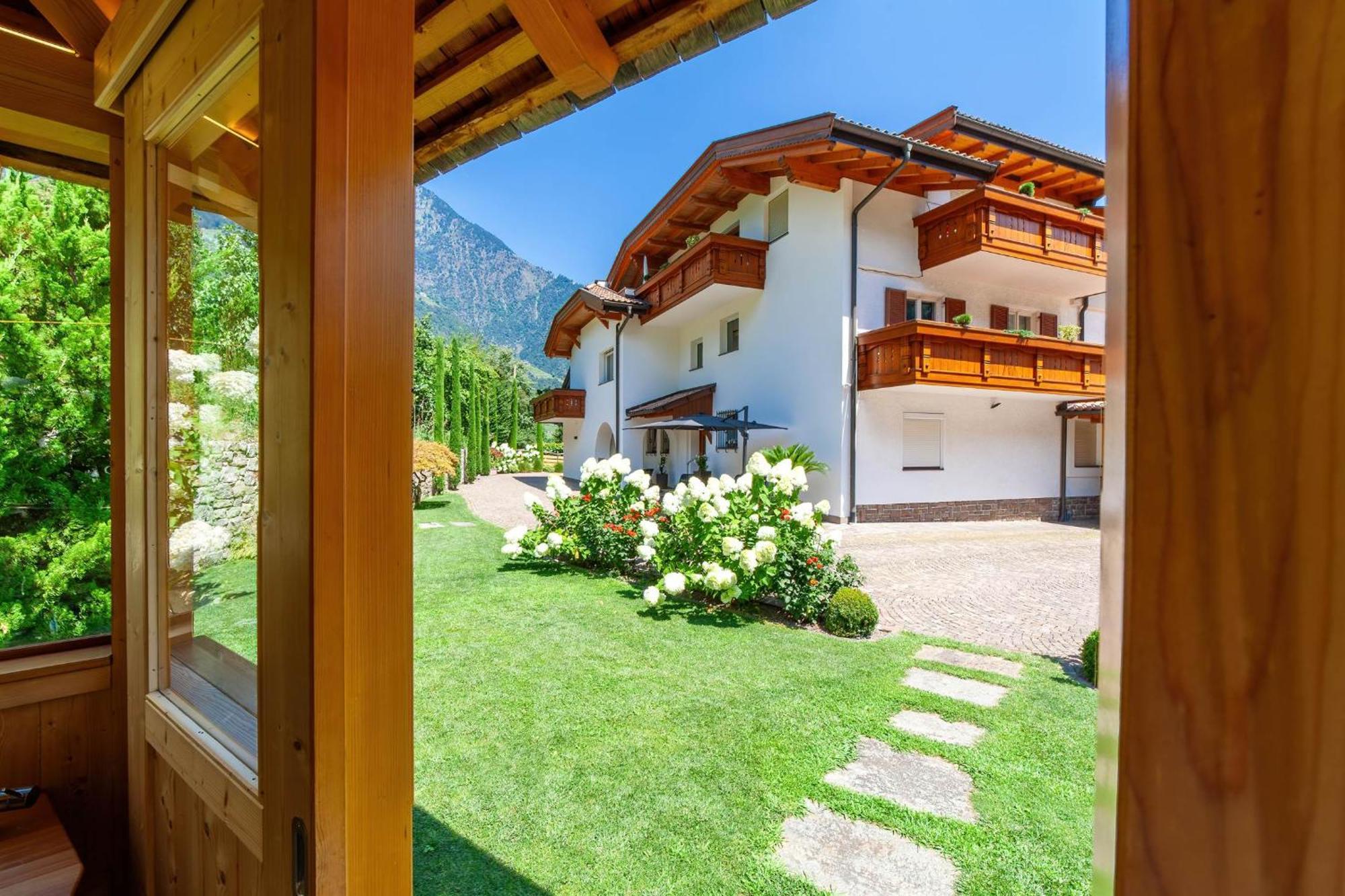 Appartementhaus Tratter Lagundo Bagian luar foto