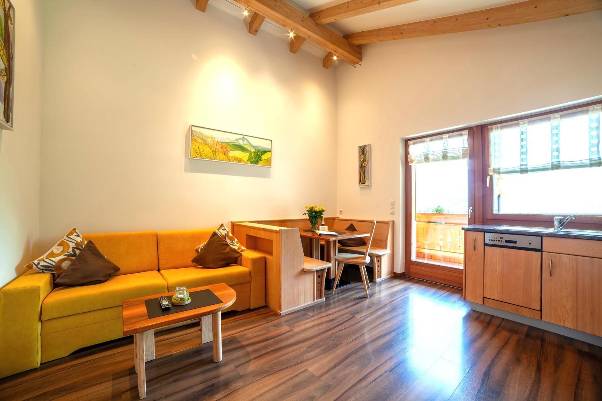 Appartementhaus Tratter Lagundo Bagian luar foto